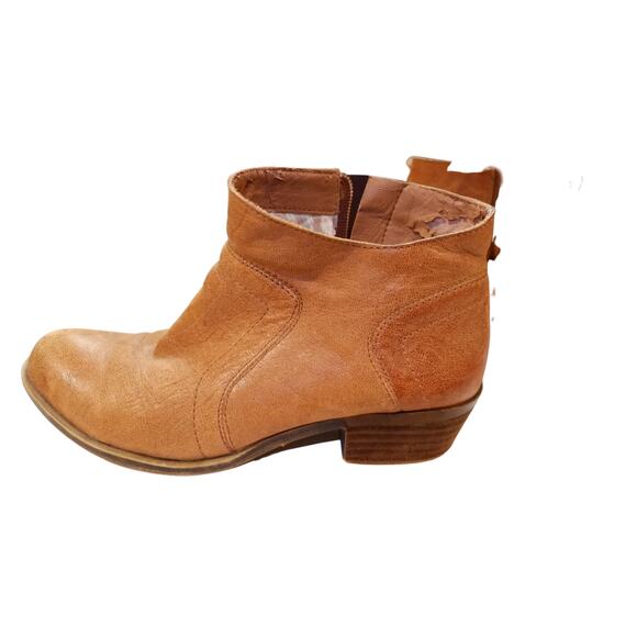Lucky Brand Ankle Bootie - Picture 2 of 7